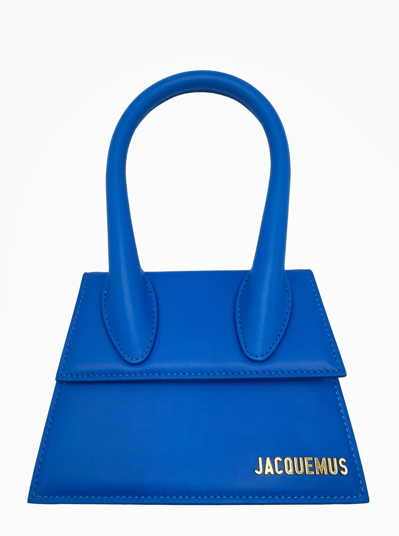 Le Bambinou Shoulder Flap Bag by Jacquemus: Le Bambinou Shoulder Flap Bag by Jacquemus This Jacquemus Le Bambinou flap shoulder bag is designed for female use and is in un-used, pristine condition. It is a travel bag that shows no signs of wear