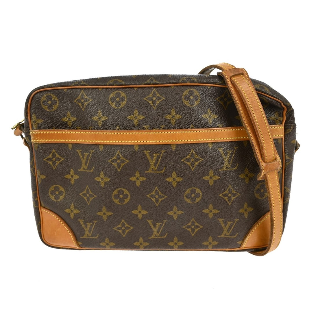 Louis Vuitton Trocadero 30 Monogram Crossbody Bag M51272 Vintage: Louis Vuitton Trocadero 30 Monogram Crossbody Bag M51272 Vintage The Louis Vuitton Monogram Trocadero 30 Crossbody Bag combines classic elegance with practical design, making it a perfect accessory fo