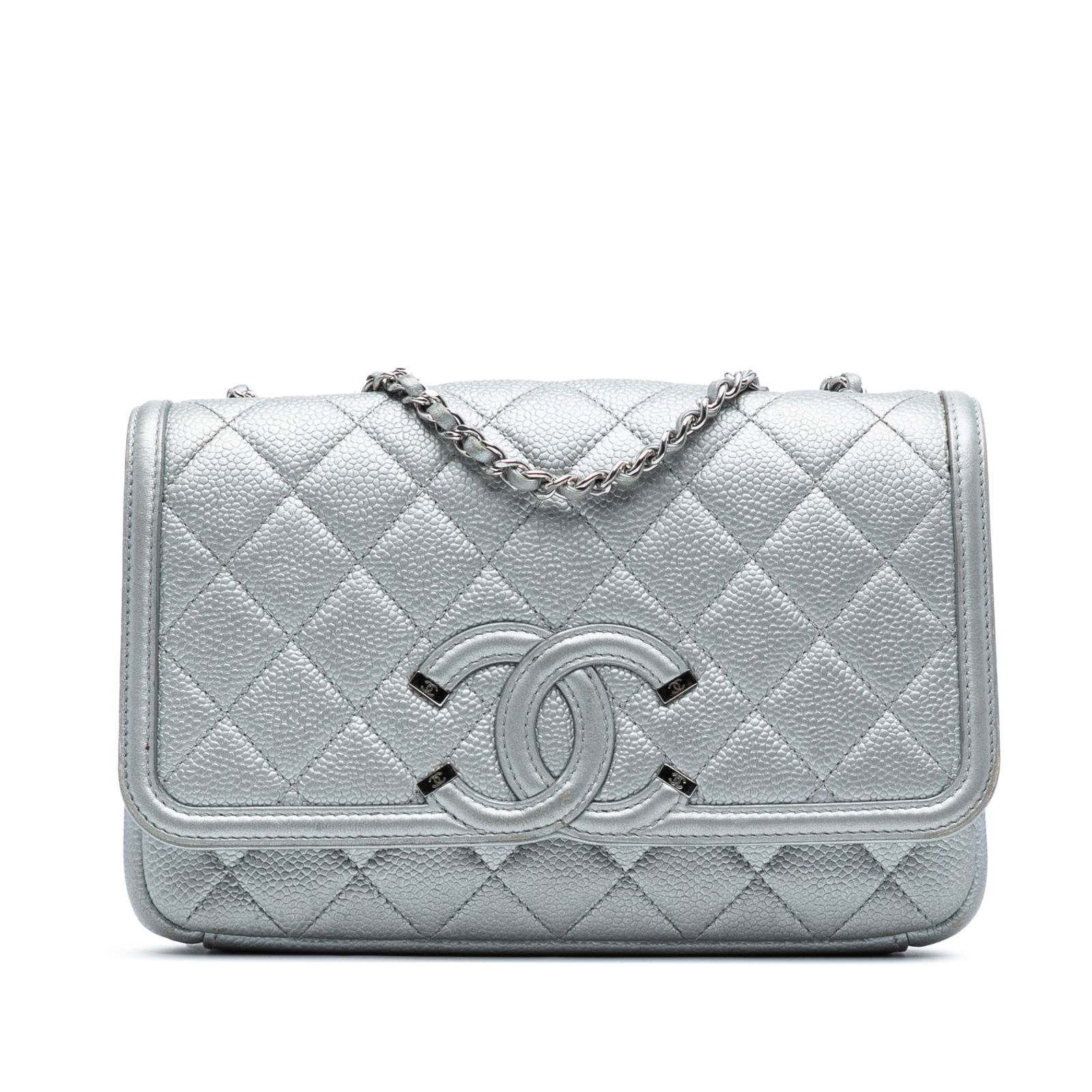 Chanel Small Metallic Caviar CC Filigree Flap Bag Silver: Chanel Small Metallic Caviar CC Filigree Flap Bag Silver Elevate your accessory collection with the Chanel Small Quilted Metallic Caviar CC Filigree Flap bag. This exquisite piece features a luxurious