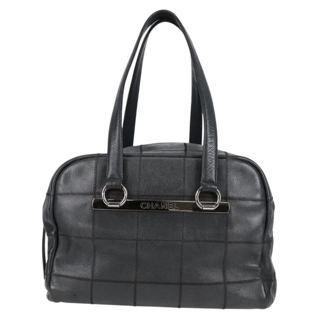 Chanel Black Square Stitch Pattern Shoulder Bag 30 x 20 x 16: Chanel Black Square Stitch Pattern Shoulder Bag 30 x 20 x 16 This Chanel Square Stitch Shoulder Bag features a classic black exterior with a square stitch design. The bag shows signs of wear, includin