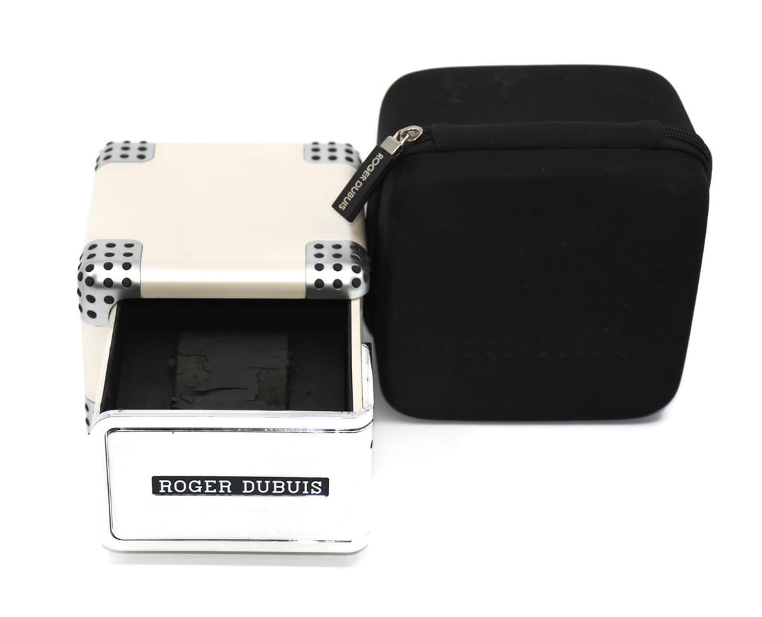Authentic Roger Dubuis Easy Diver Presentation Box 6x6x5 Inches: Authentic Roger Dubuis Easy Diver Presentation Box 6x6x5 Inches This Roger Dubuis Easy Diver Watch Presentation Box is a sophisticated way to store or display your timepiece. Measuring 6 x 6 x 5 inche