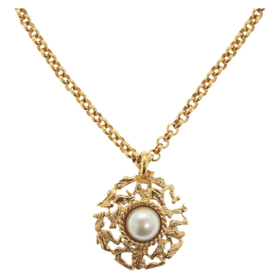 Salvatore Ferragamo Gold Metal Necklace Made in Italy: Salvatore Ferragamo Gold Metal Necklace Made in Italy Discover elegance with this Salvatore Ferragamo Necklace, crafted from high-quality metal in a striking gold color. This necklace features a total