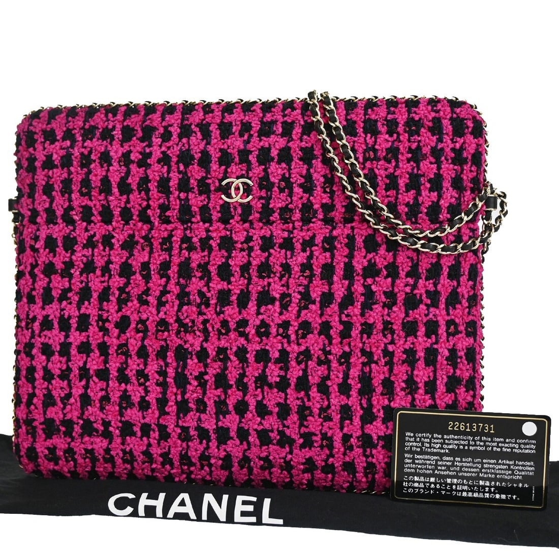Pink Chanel CC Tablet Shoulder Bag with Chain Detail: Pink Chanel CC Tablet Shoulder Bag with Chain Detail This Chanel Chain Around CC Tablet Holder is a shoulder bag designed for women. It features a pink exterior with minor scratches and scuffs both ou