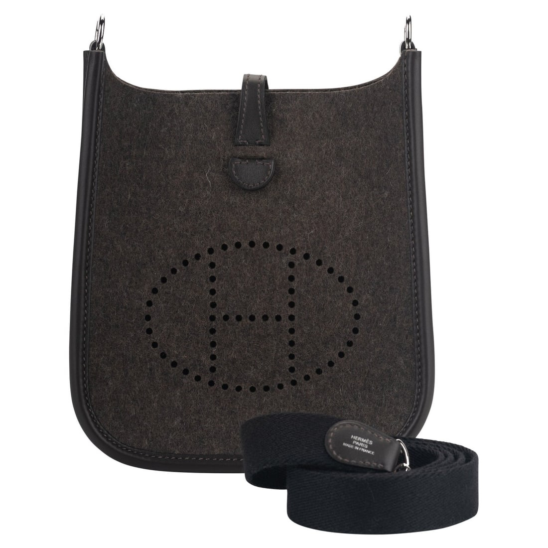 Hermes Mini Evelyne Shoulder Bag Brown Felt Swift 2020: Hermes Mini Evelyne Shoulder Bag Brown Felt Swift 2020 Discover the elegance of the Hermes Mini Evelyne, a rare shoulder bag crafted from luxurious brown felt and swift leather, accented with palladiu