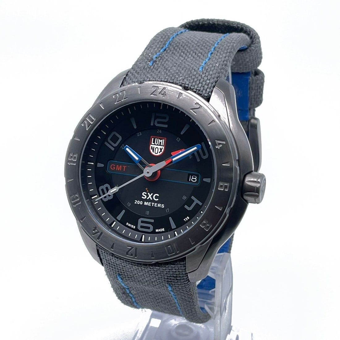 Luminox SXC Aerospace GMT 46mm Gray Steel Black Dial Quartz Watch: Luminox SXC Aerospace GMT 46mm Gray Steel Black Dial Quartz Watch This Luminox SXC Aerospace GMT wristwatch combines functionality with a sleek design, making it perfect for casual wear. The watch fea