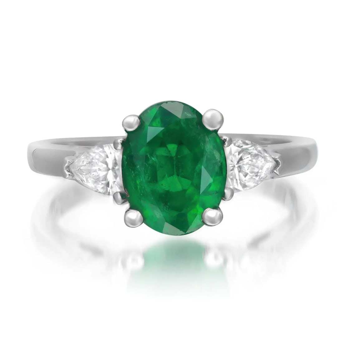Rachel Koen 1.65ct Emerald and 0.66ct Diamond Engagement Ring in Platinum Size 6: Rachel Koen 1.65ct Emerald and 0.66ct Diamond Engagement Ring in Platinum Size 6 This exquisite engagement ring features a stunning oval cut green emerald at its center, complemented by two pear cut d