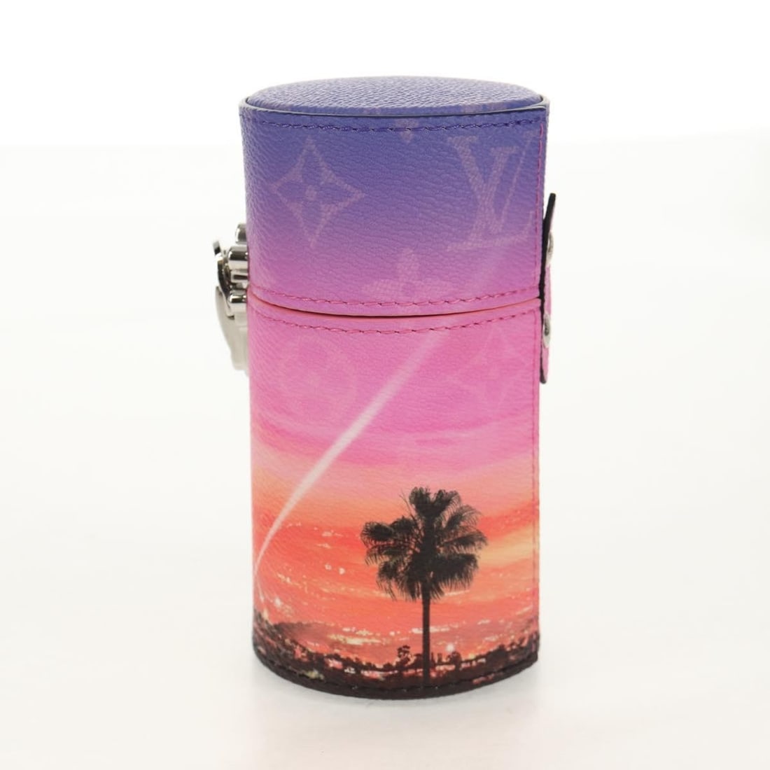 Perfume Travel Pouch in Brown by Louis Vuitton: Perfume Travel Pouch in Brown by Louis Vuitton This pre-owned Louis Vuitton perfume travel case features a brown exterior and is designed for female users. The case is in excellent condition with mini