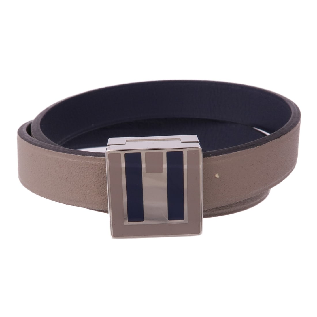 HERMES A to Z Bracelet Veau Swift Leather Gray PHW: HERMES A to Z Bracelet Veau Swift Leather Gray PHW Elevate your accessory collection with this exquisite HERMES A to Z Bracelet, crafted from luxurious Veau Swift leather in a sophisticated gray hue.
