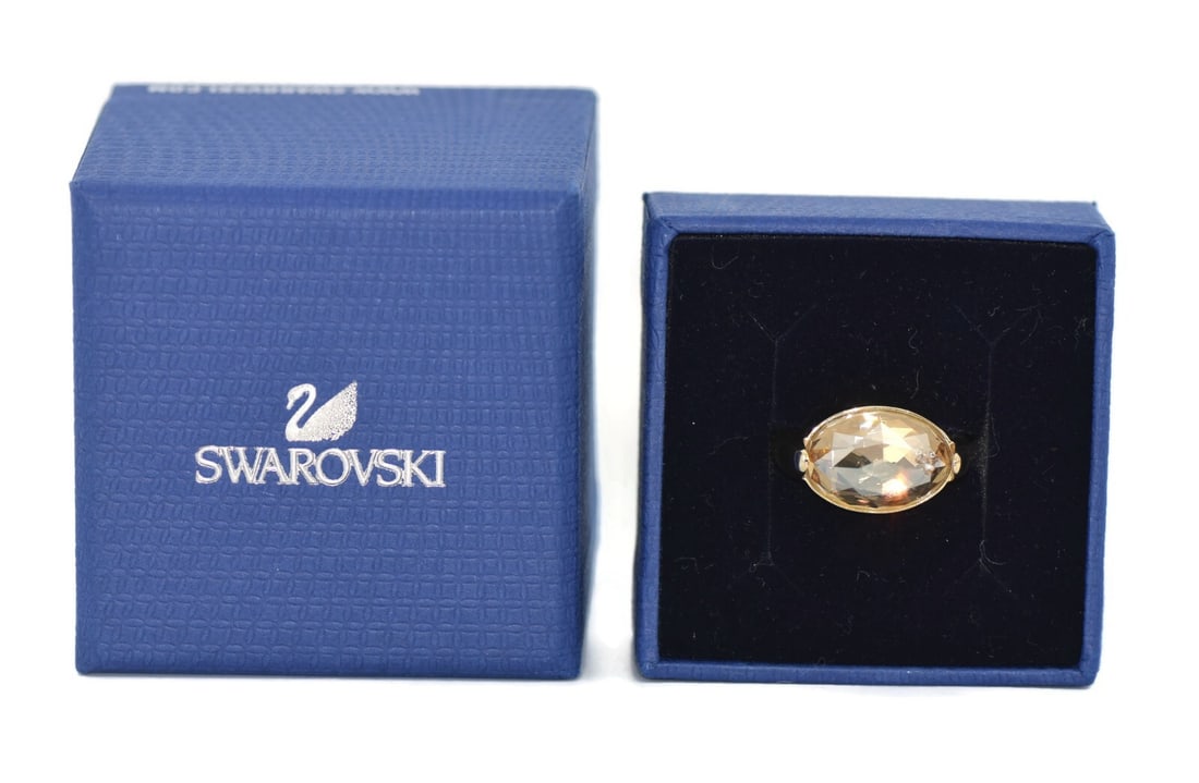 Swarovski Authentic Crystal Ring with Box Size 5.75 (1 of 4)
