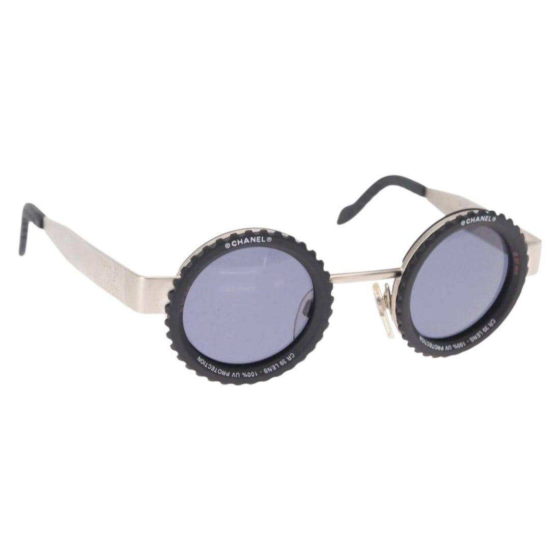 CHANEL Silver Metal Sunglasses with Case Authentic 158103SAM: CHANEL Silver Metal Sunglasses with Case Authentic 158103SAM Experience luxury with these CHANEL sunglasses, expertly crafted in Italy from high-quality metal. The sleek silver design adds a touch of