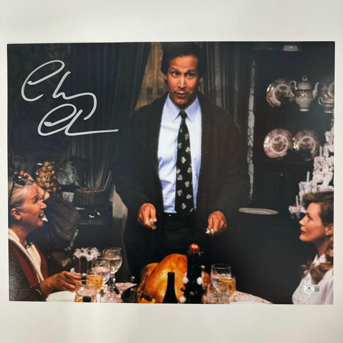 Chevy Chase Signed Christmas Vacation 16x20 Photo Beckett BAS Authenticated (1 of 1)