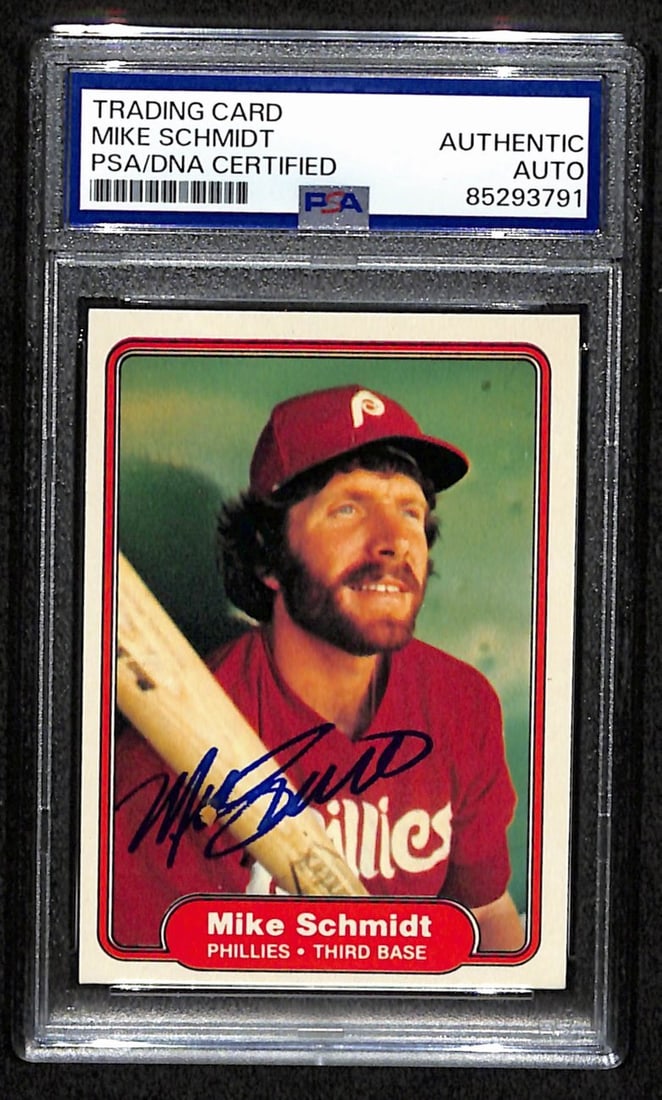 Mike Schmidt HOF Autographed 1982 Fleer Card #258 PSA/DNA Certified (1 of 2)