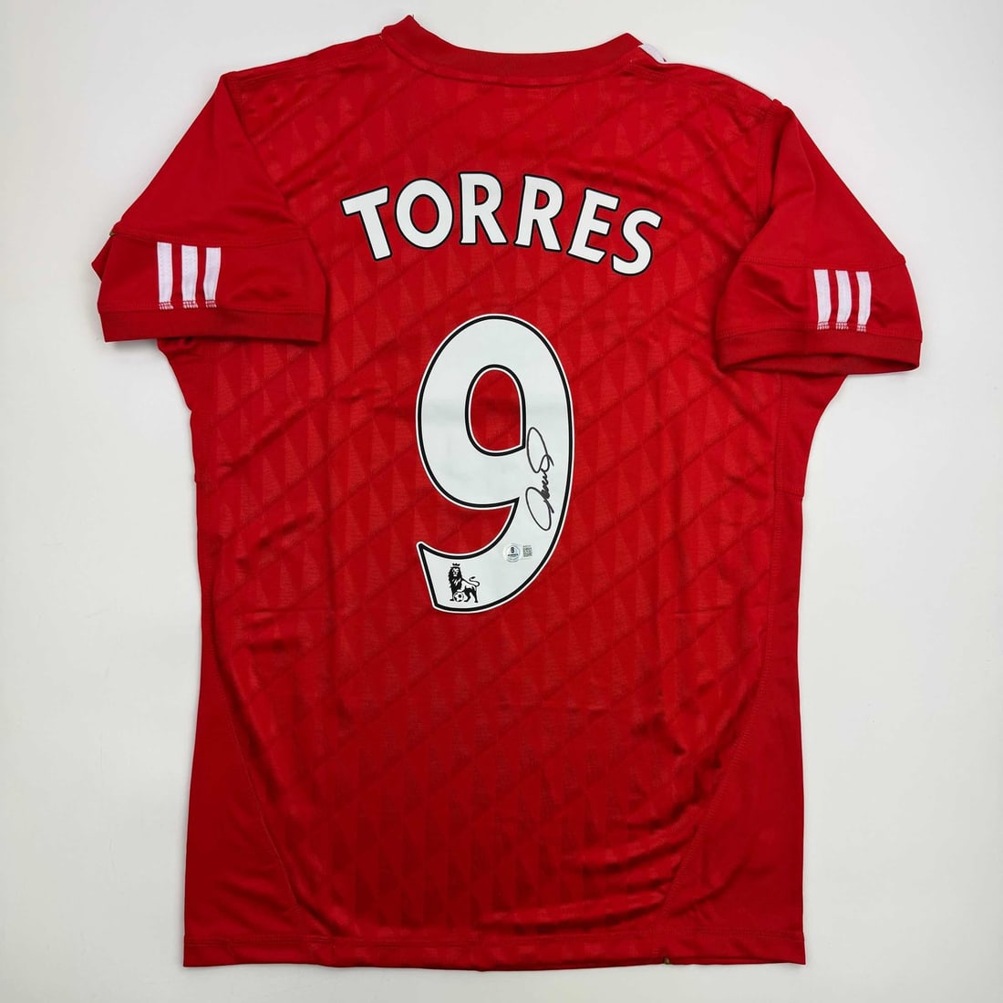 Fernando Torres Signed Liverpool Red Jersey Beckett Authenticated (1 of 4)
