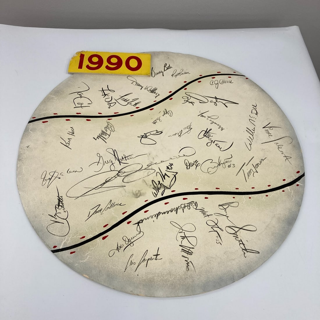 1990 St. Louis Cardinals Ozzie Smith Signed 24x24 Display (1 of 8)