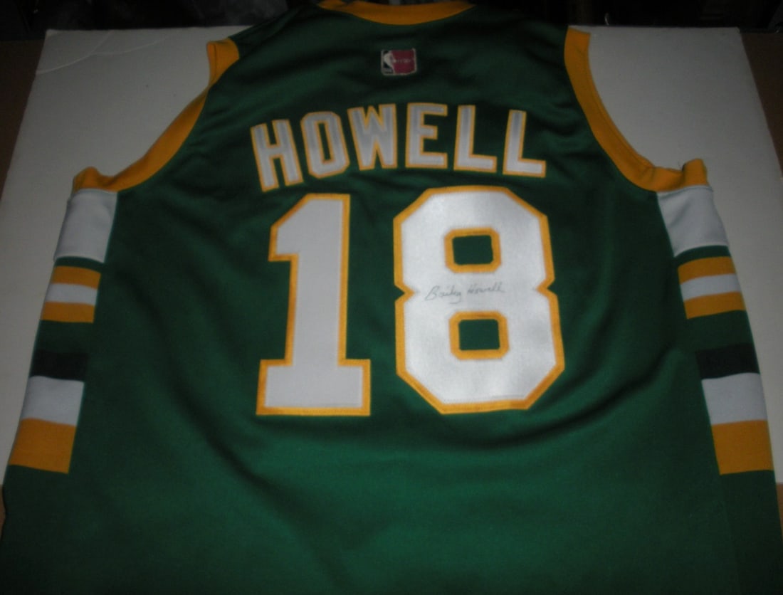 Bailey Howell Boston Signed Hardwood Classics Jersey with COA (1 of 3)