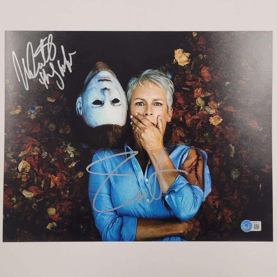Jamie Lee Curtis Signed Halloween 11x14 Photo Beckett Authenticated: Jamie Lee Curtis Signed Halloween 11x14 Photo Beckett Authenticated This striking 11x14 photograph from the iconic movie Halloween features the authentic signatures of Jamie Lee Curtis and Nick Castle