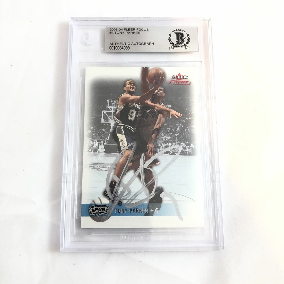 2003-04 Fleer Focus Tony Parker Signed Card BAS Authenticated (1 of 4)