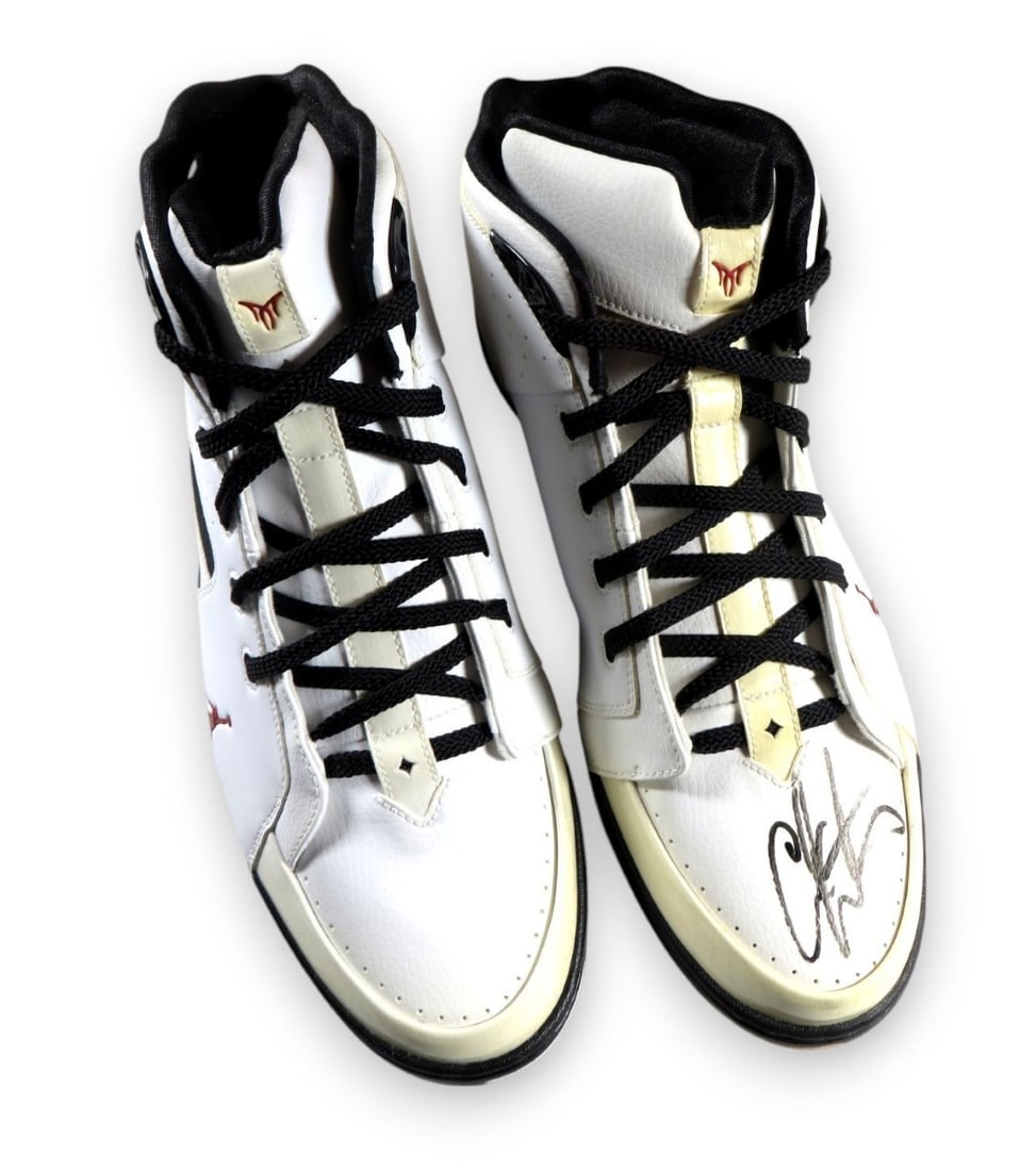 Carmelo Anthony Autographed Shoes Nuggets JSA Certified (1 of 7)
