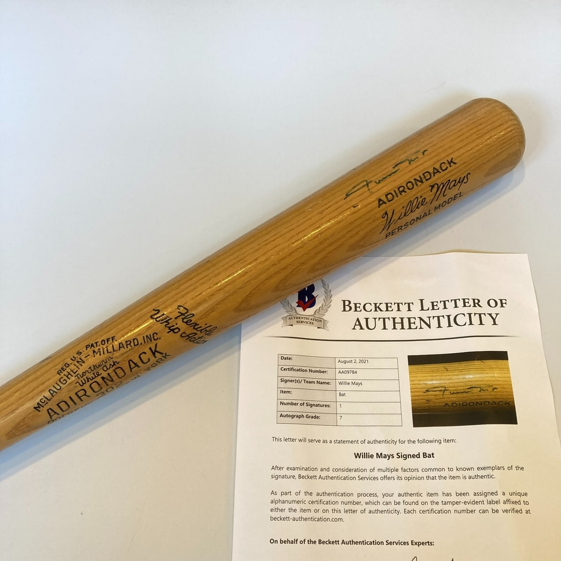 Willie Mays Signed Adirondack Baseball Bat with Beckett COA: Willie Mays Signed Adirondack Baseball Bat with Beckett COA This is an original Adirondack game model baseball bat signed by the legendary Willie Mays. The bat comes with authentication from Beckett A