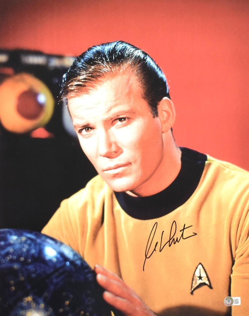 William Shatner Signed Star Trek 16x20 Photo Beckett Authenticated (1 of 10)