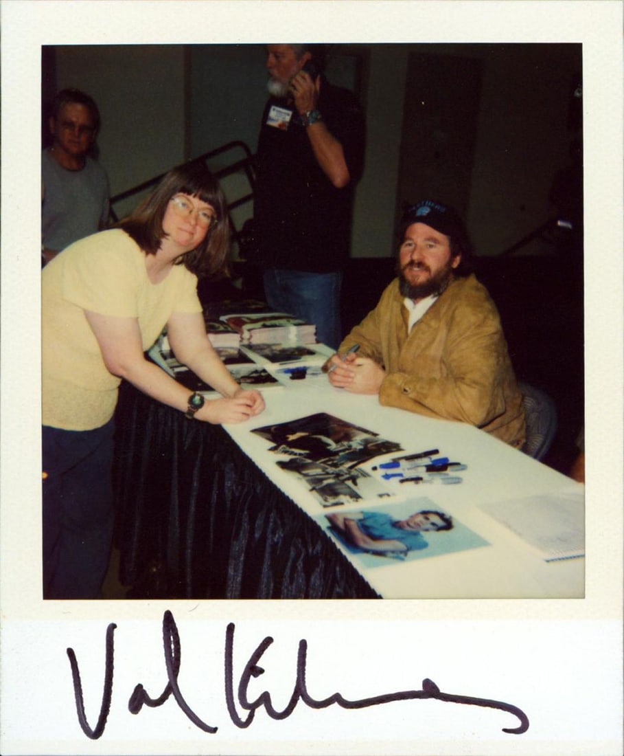 Val Kilmer Top Gun Signed 3.5x4.25 Photo Beckett Authenticated: Val Kilmer Top Gun Signed 3.5x4.25 Photo Beckett Authenticated This authentic 3.5x4.25 photograph features a signature from Val Kilmer, known for his iconic role in the film Top Gun. The autograph is