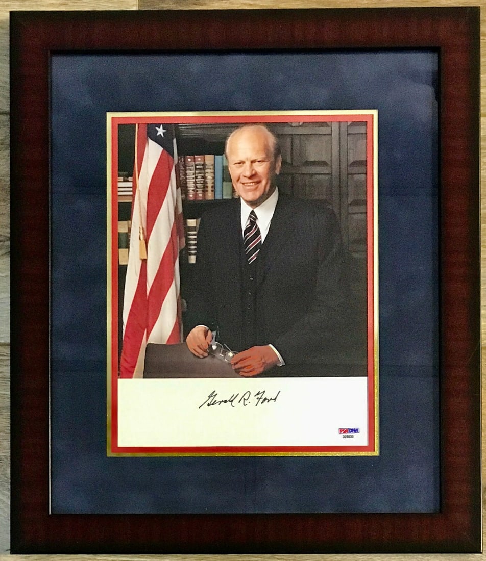 Gerald Ford Signed 8x10 Photo Custom Framed PSA Authenticated (1 of 4)