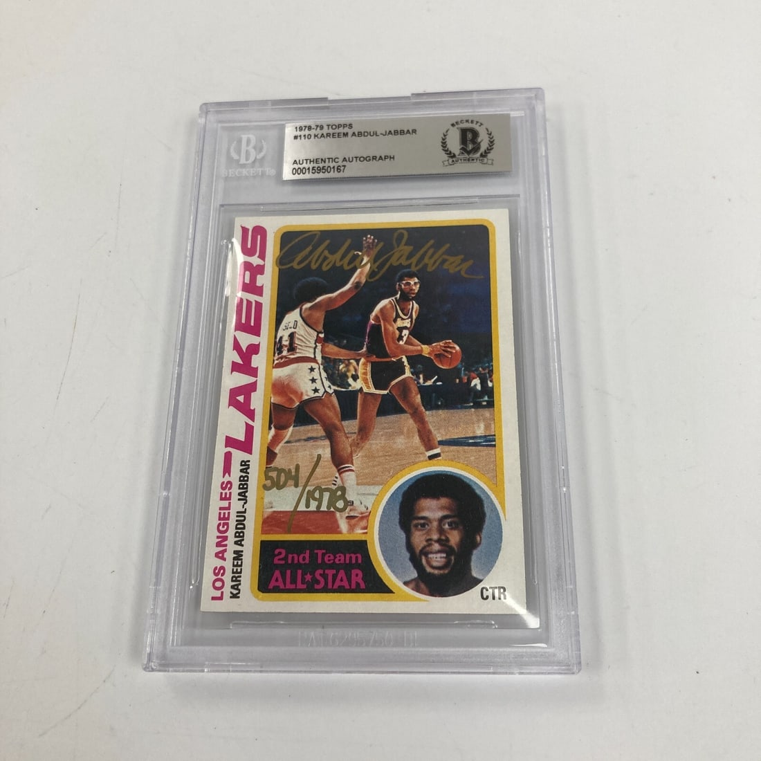 Kareem Abdul-Jabbar Signed 1978-79 Topps Card #110 BGS Authenticated (1 of 2)