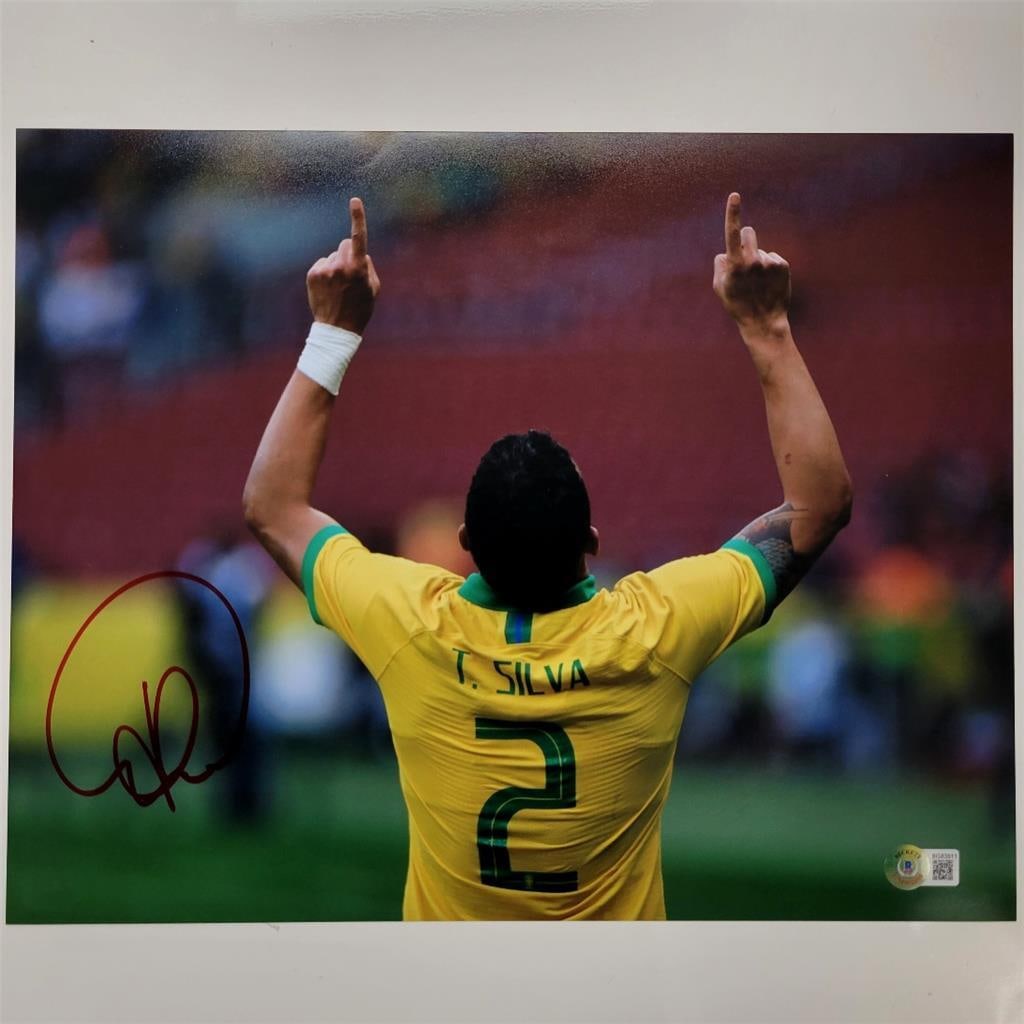 Thiago Silva Signed Brazil 11x14 Photo Beckett BAS Authenticated: Thiago Silva Signed Brazil 11x14 Photo Beckett BAS Authenticated This is an original signed 11x14 photo of Thiago Silva, featuring his autograph. The photograph showcases Silva in his Brazil soccer te