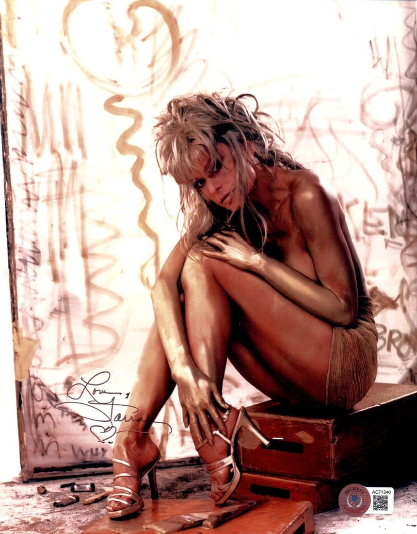 Farrah Fawcett Autographed 8X10 Photo Beckett Authenticated: Farrah Fawcett Autographed 8X10 Photo Beckett Authenticated This captivating 8X10 photograph features the iconic Farrah Fawcett, elegantly posed in heels. The image is an authentic piece from a privat