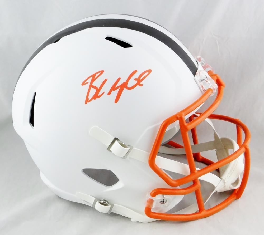 Baker Mayfield Autographed Cleveland Browns Full Size Helmet Beckett Authenticated: Baker Mayfield Autographed Cleveland Browns Full Size Helmet Beckett Authenticated This authentic Cleveland Browns full-size flat white helmet, signed by Baker Mayfield, is a must-have for any footbal