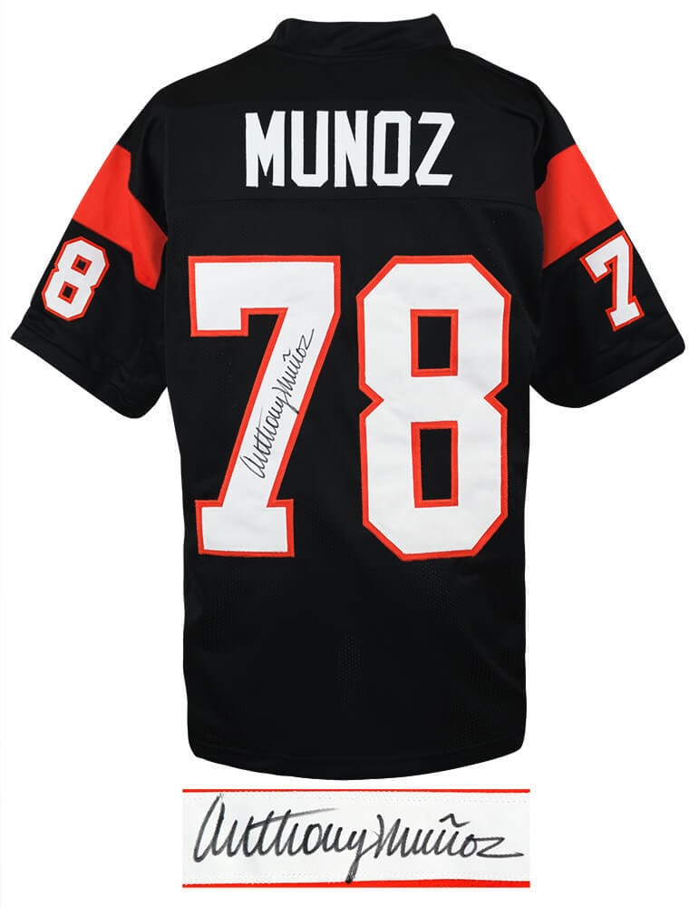 Anthony Munoz Signed Black Throwback Jersey Cincinnati Bengals SS COA: Anthony Munoz Signed Black Throwback Jersey Cincinnati Bengals SS COA This Anthony Munoz signed black throwback custom jersey is a remarkable collectible for any football fan. It features the signatur
