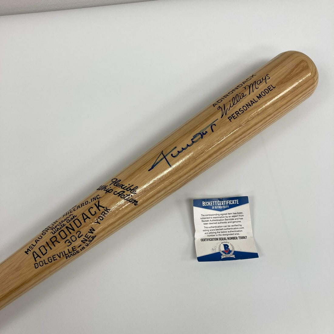 Willie Mays Signed Adirondack Baseball Bat with Beckett COA: Willie Mays Signed Adirondack Baseball Bat with Beckett COA This is an original Adirondack game model baseball bat signed by iconic baseball player Willie Mays. The bat comes with a Beckett Authentica