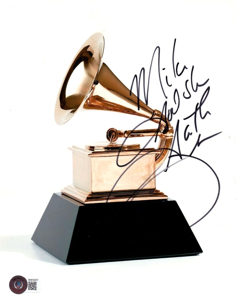 Garth Brooks Autographed 8X10 Photo To Mike Beckett Authenticated (1 of 2)