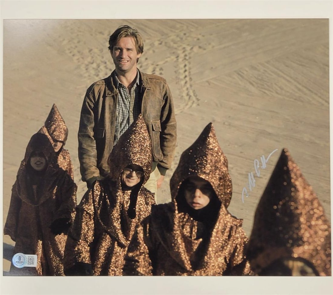 Bill Pullman Autographed Spaceballs 11x14 Photo Beckett Authenticated: Bill Pullman Autographed Spaceballs 11x14 Photo Beckett Authenticated This is an original 11x14 photograph from the classic film Spaceballs, featuring the autograph of Bill Pullman. The signature has