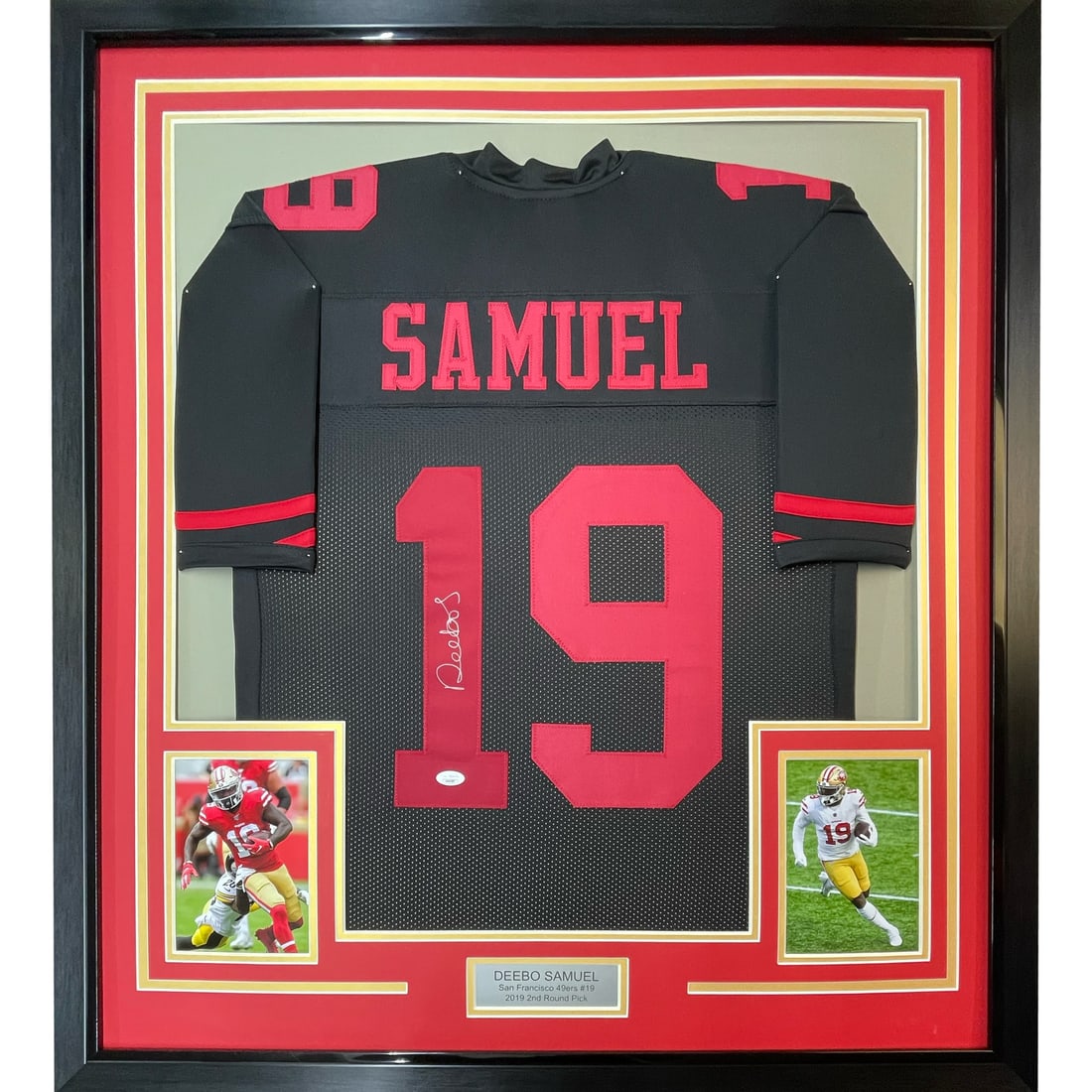Framed Autographed Deebo Samuel Black Jersey San Francisco 49ers JSA COA: Framed Autographed Deebo Samuel Black Jersey San Francisco 49ers JSA COA This professionally framed and matted autographed jersey features Deebo Samuel, a prominent player of the San Francisco 49ers.