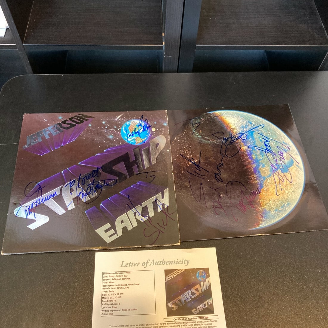 Jefferson Starship Signed Album 11 Signatures JSA Certified: Jefferson Starship Signed Album 11 Signatures JSA Certified This original Jefferson Starship Band album is a must-have for fans and collectors alike. It features 11 authentic signatures from the band