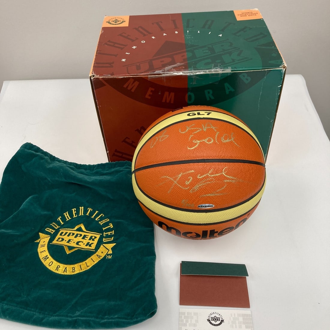 Kobe Bryant Signed FIBA Basketball 2008 USA Gold Limited Edition 5/100 UDA COA: Kobe Bryant Signed FIBA Basketball 2008 USA Gold Limited Edition 5/100 UDA COA Celebrate the legacy of Kobe Bryant with this autographed FIBA Molten basketball commemorating his achievements in intern