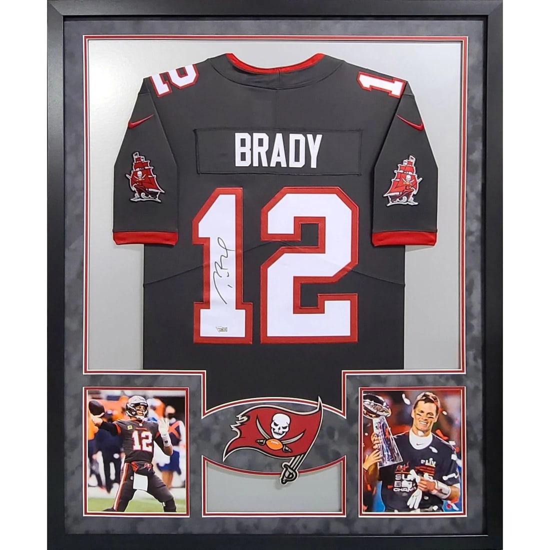 Tom Brady Autographed Framed Jersey Fanatics Tampa Bay Buccaneers (1 of 4)