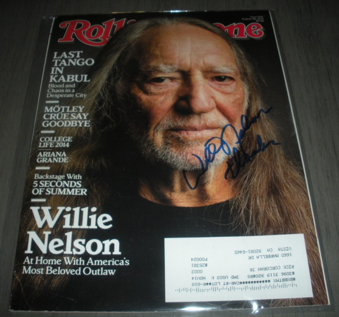 Willie Nelson Signed Rolling Stone Magazine with COA (1 of 1)