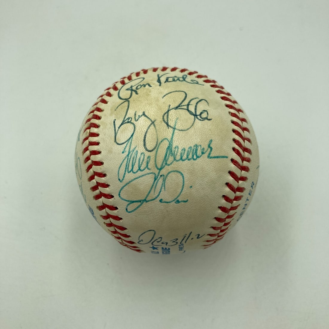 1986 Chicago White Sox Signed Baseball Tom Seaver Harold Baines JSA COA 19 Autographs: 1986 Chicago White Sox Signed Baseball Tom Seaver Harold Baines JSA COA 19 Autographs This 1986 Chicago White Sox Team Signed Baseball features the signatures of 19 players, including Hall of Famer To