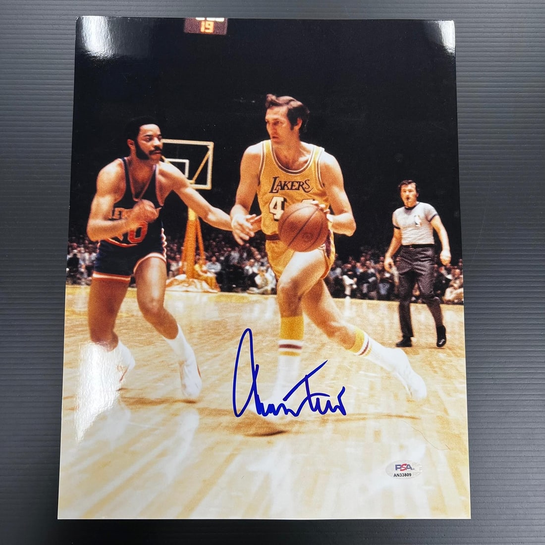 Jerry West Autographed 11x14 Photo PSA/DNA Los Angeles Lakers: Jerry West Autographed 11x14 Photo PSA/DNA Los Angeles Lakers This is an original, professionally printed 11x14 photograph featuring Jerry West, a legendary player for the Los Angeles Lakers. The phot