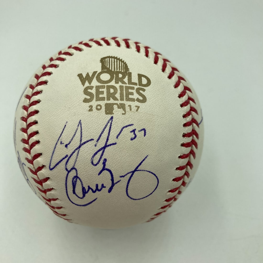 2017 Cleveland Indians Team Signed World Series Baseball JSA COA: 2017 Cleveland Indians Team Signed World Series Baseball JSA COA This is an official World Series baseball signed by the entire 2017 Cleveland Indians team, accompanied by a James Spence Authenticatio