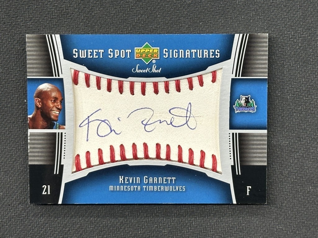 Kevin Garnett 2004 UD Sweet Spot Signatures Timberwolves Baseball Card (1 of 2)