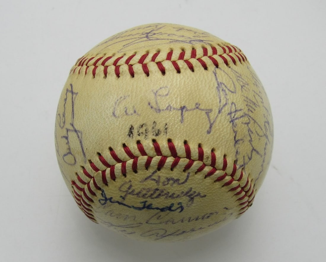 1961 Chicago White Sox Team Autographed Baseball 30 Signatures HOF (1 of 8)