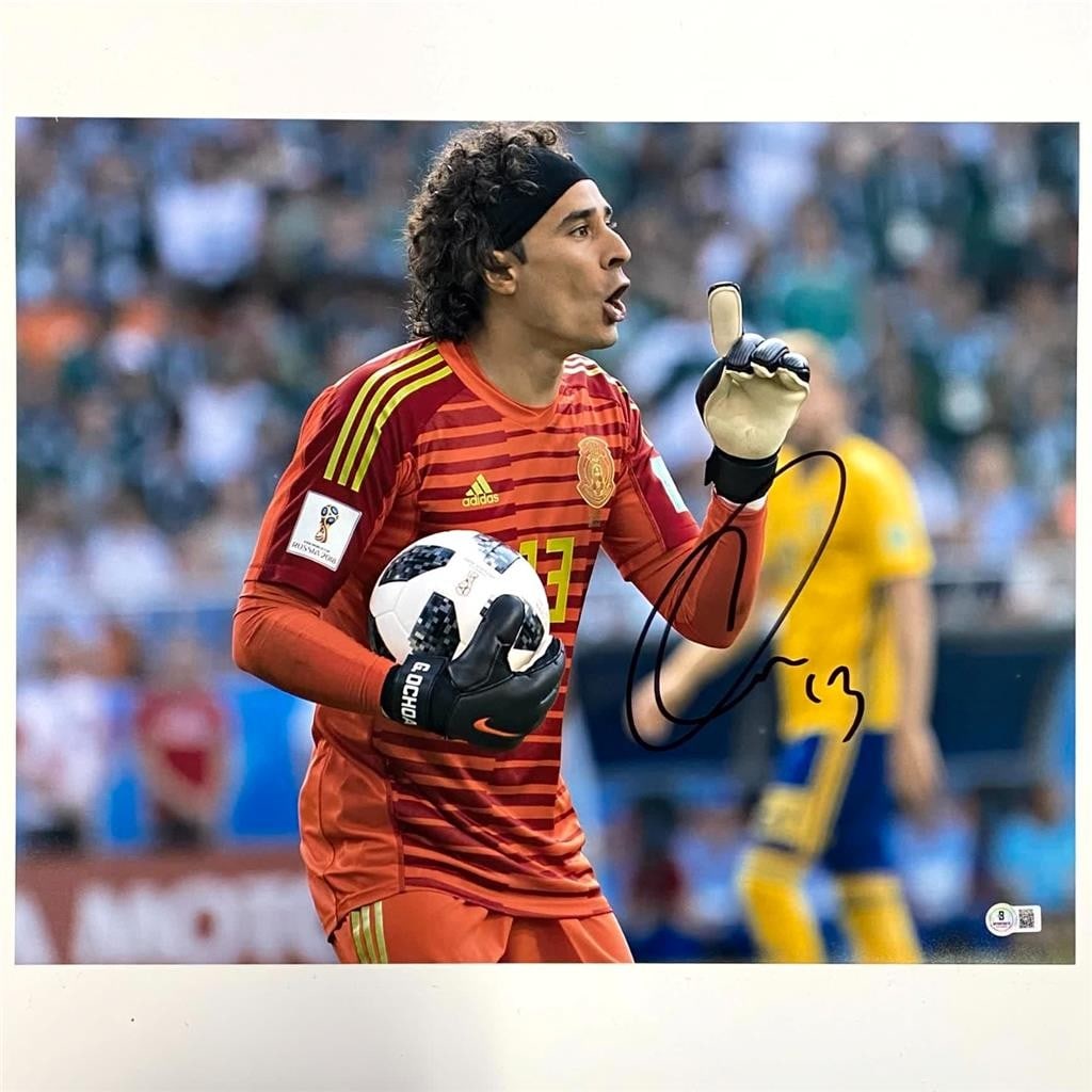 Guillermo Ochoa Mexico Soccer 16x20 Autographed Photo Beckett Authenticated: Guillermo Ochoa Mexico Soccer 16x20 Autographed Photo Beckett Authenticated This 16x20 photograph features the autograph of Guillermo Ochoa, the renowned soccer player from Team Mexico. The signature