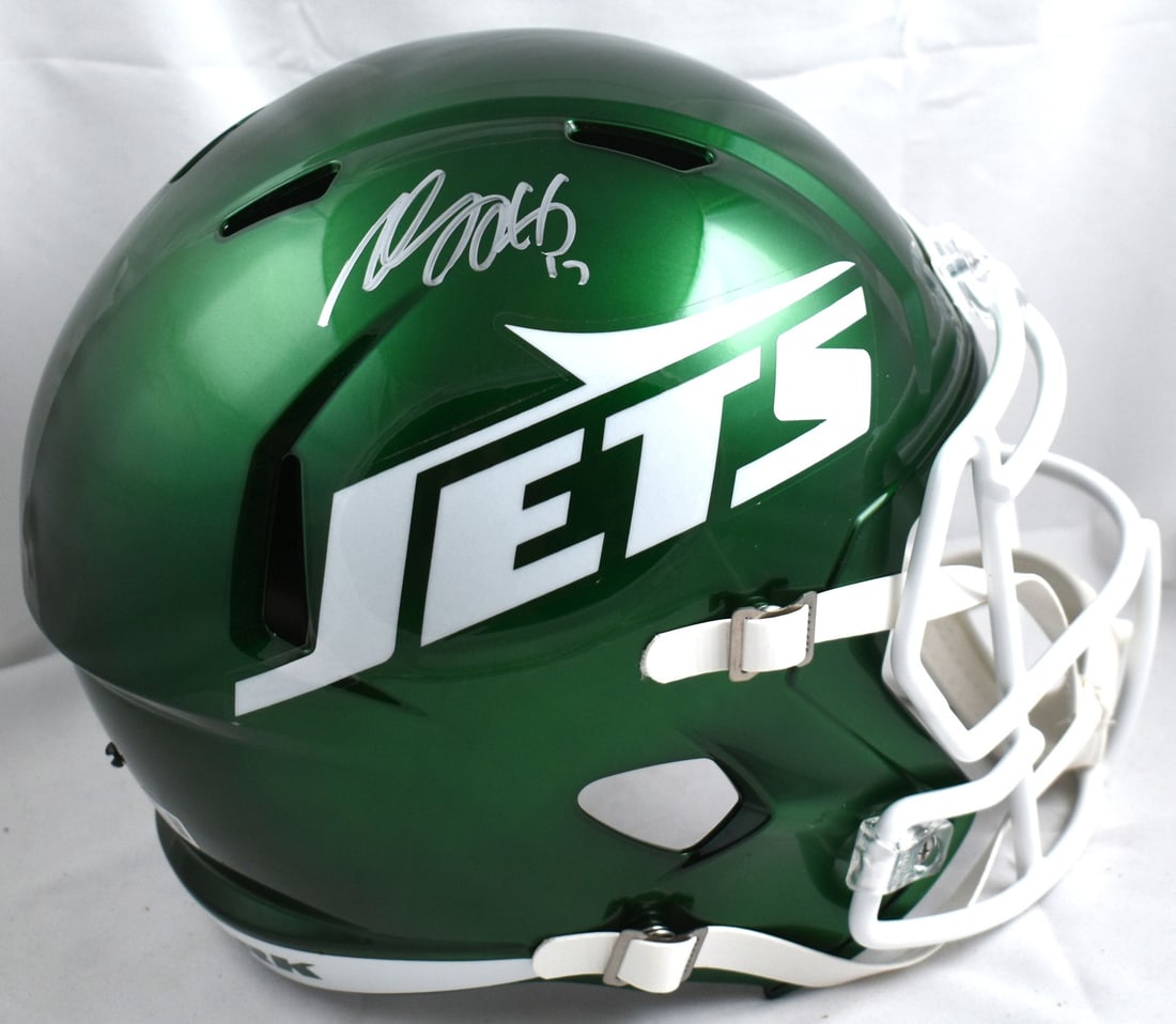 Davante Adams Signed New York Jets 2024 Speed Helmet Beckett Holo: Davante Adams Signed New York Jets 2024 Speed Helmet Beckett Holo Showcase your support for the New York Jets with this autographed full-size speed helmet by star player Davante Adams. This original p