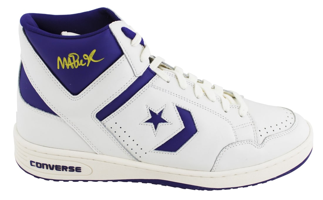 Magic Johnson Signed Converse Weapon Shoe Los Angeles Lakers BAS Authenticated (1 of 6)