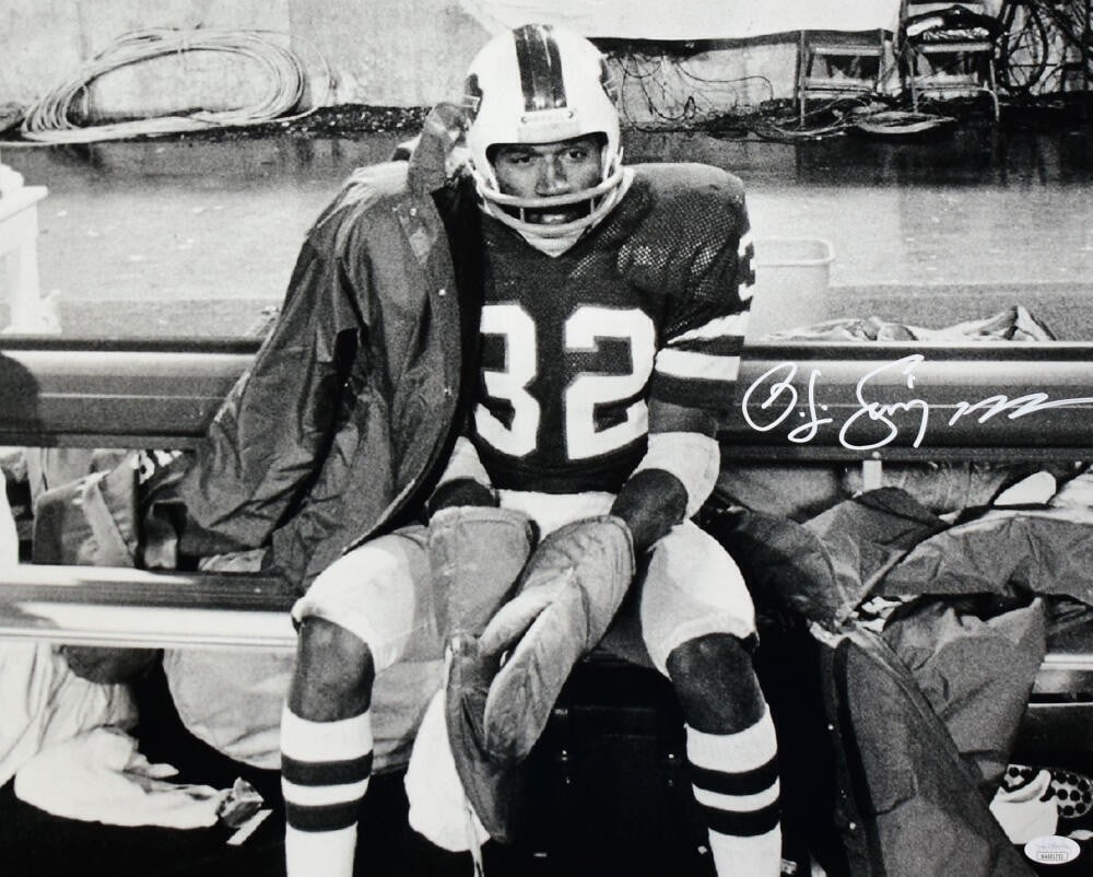 O.J. Simpson Signed Buffalo Bills 16x20 Photo JSA Authenticated: O.J. Simpson Signed Buffalo Bills 16x20 Photo JSA Authenticated This is an original black and white photograph of O.J. Simpson, featuring him on the bench during his time with the Buffalo Bills. The p