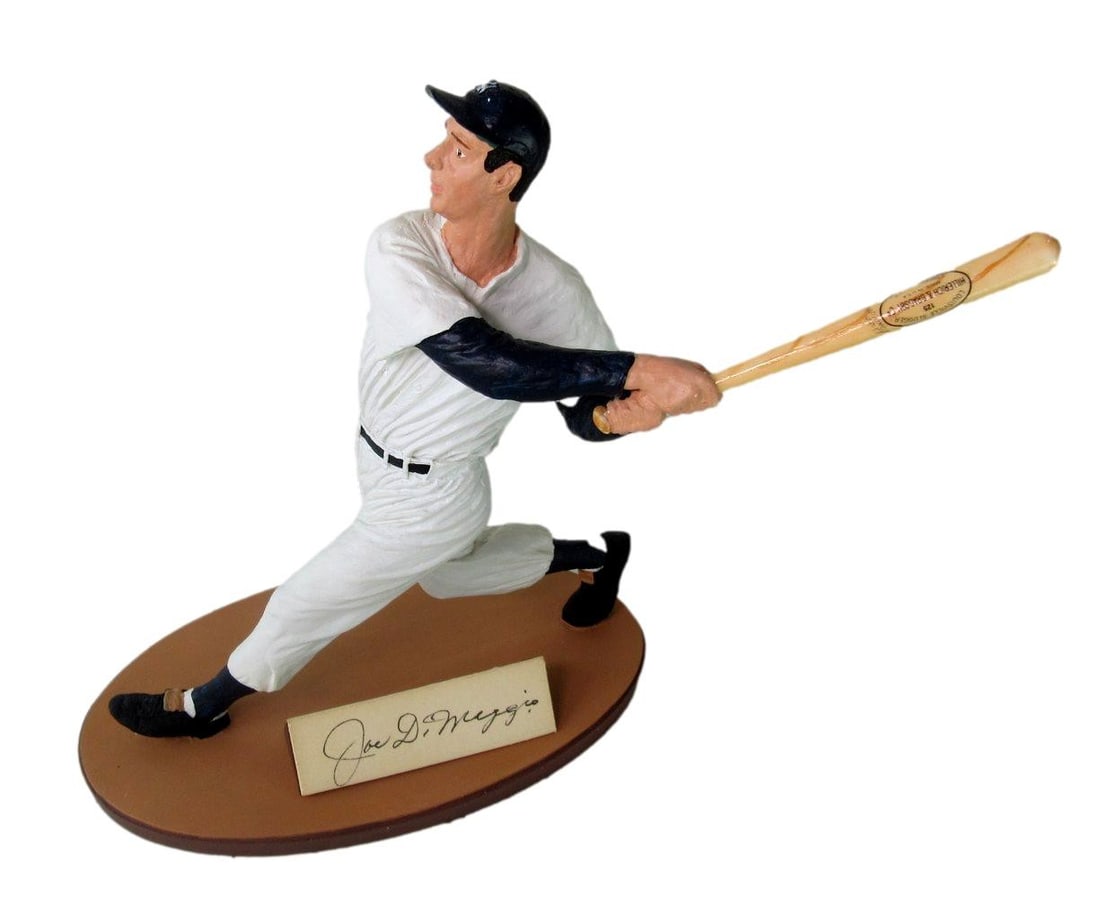 Signed Joe DiMaggio 1989 Yankees Gartlan Figurine Numbered 86 of 2214 With Box (1 of 7)