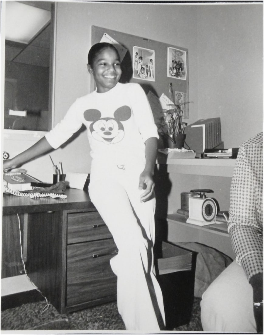 Janet Jackson Hand Signed 4x5 Photo GAI Authenticated: Janet Jackson Hand Signed 4x5 Photo GAI Authenticated This is a rare, hand-signed black and white photo of Janet Jackson as Penny, measuring 4"x5". The signature is personalized to her friend April an